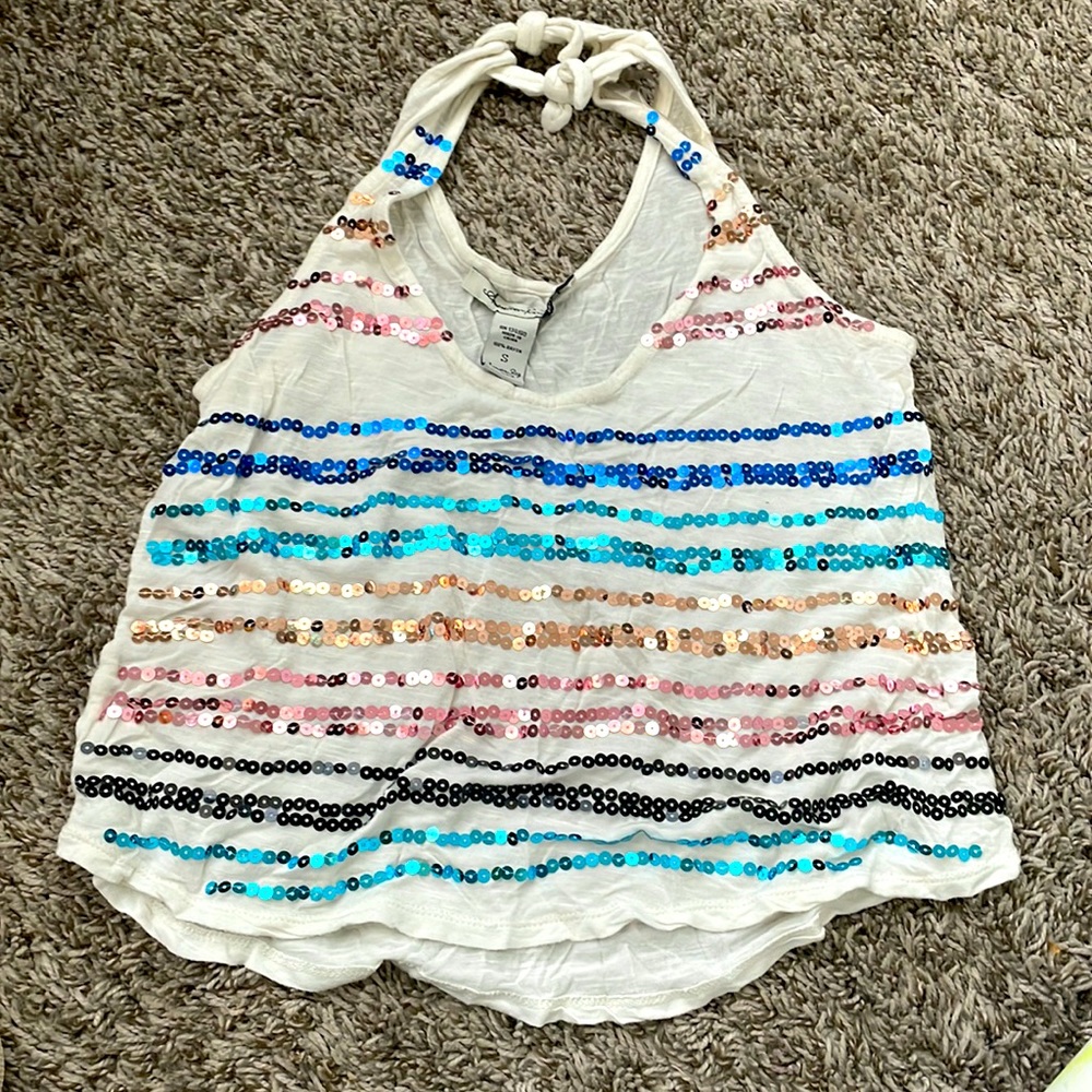 Cute top with colorful sequins